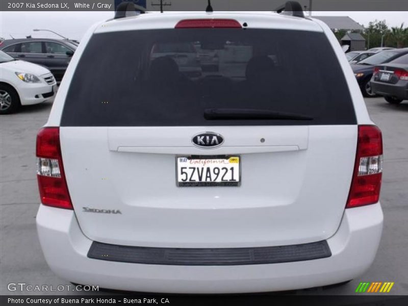 White / Gray 2007 Kia Sedona LX