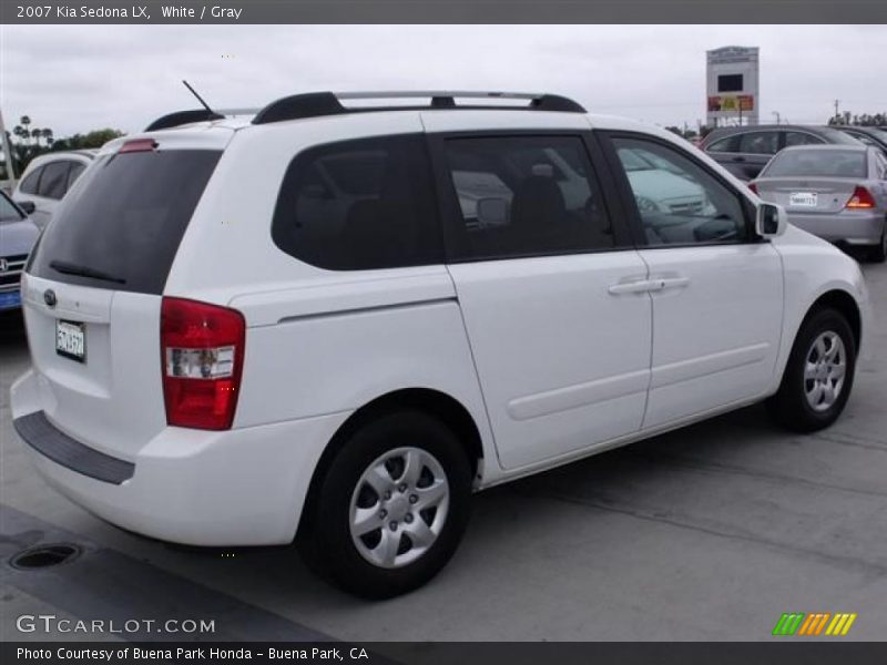 White / Gray 2007 Kia Sedona LX