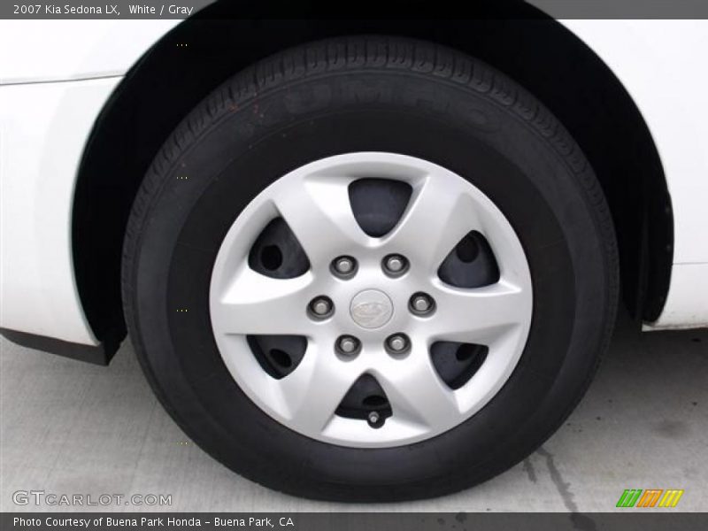 White / Gray 2007 Kia Sedona LX