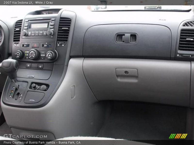 White / Gray 2007 Kia Sedona LX