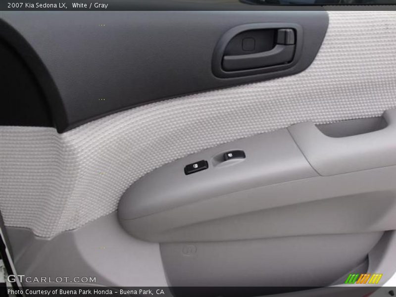 White / Gray 2007 Kia Sedona LX