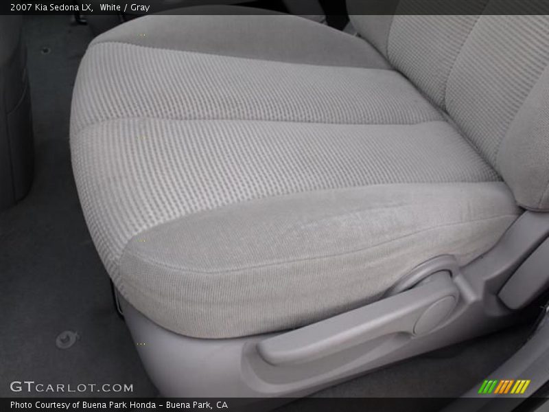 White / Gray 2007 Kia Sedona LX