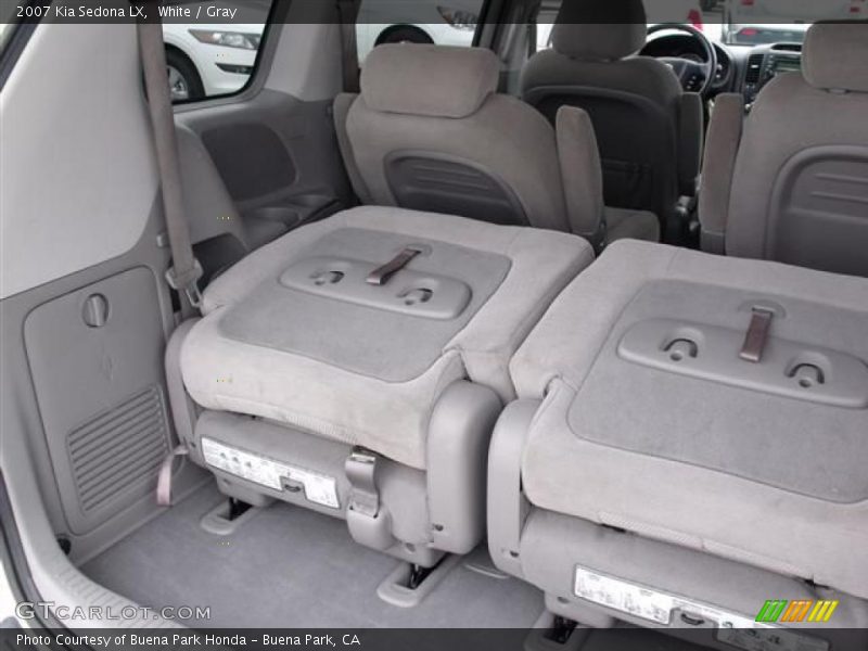White / Gray 2007 Kia Sedona LX