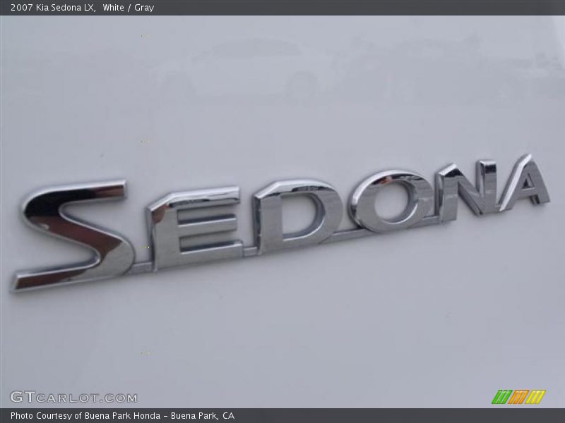 White / Gray 2007 Kia Sedona LX