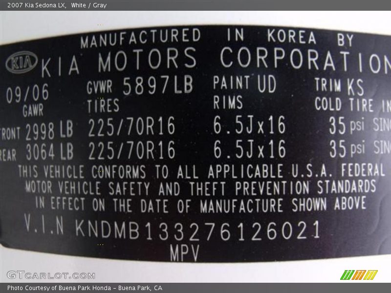 White / Gray 2007 Kia Sedona LX