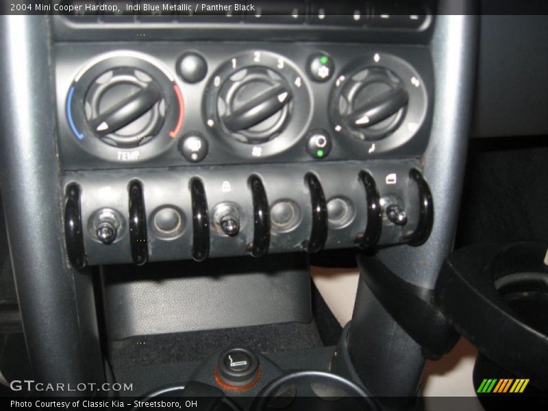 Indi Blue Metallic / Panther Black 2004 Mini Cooper Hardtop