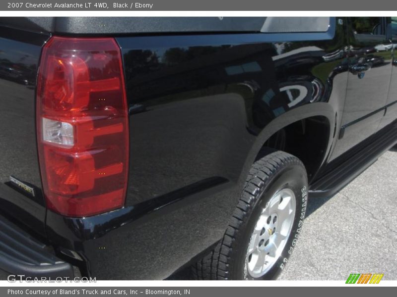 Black / Ebony 2007 Chevrolet Avalanche LT 4WD