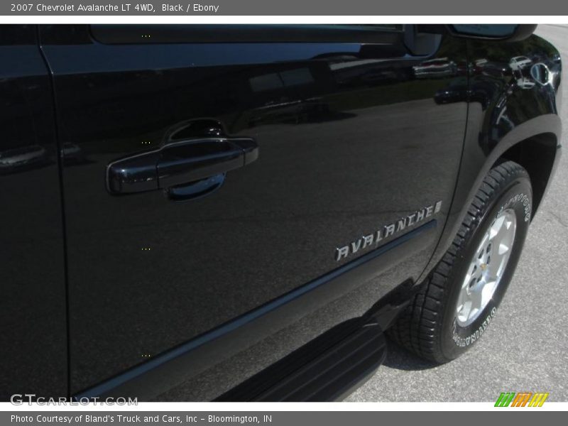 Black / Ebony 2007 Chevrolet Avalanche LT 4WD