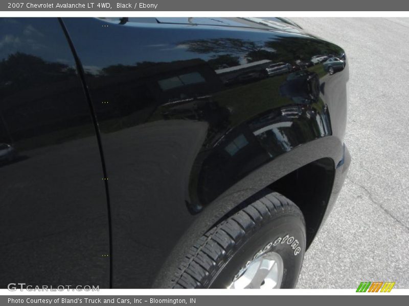 Black / Ebony 2007 Chevrolet Avalanche LT 4WD