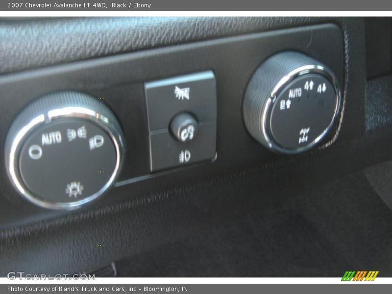 Black / Ebony 2007 Chevrolet Avalanche LT 4WD