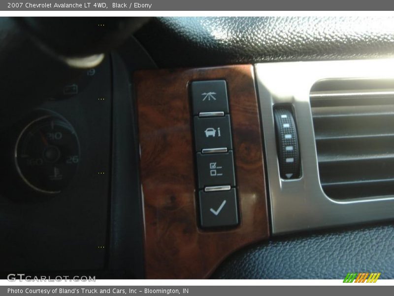 Black / Ebony 2007 Chevrolet Avalanche LT 4WD