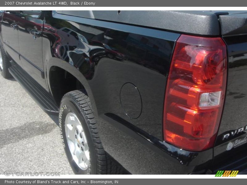 Black / Ebony 2007 Chevrolet Avalanche LT 4WD