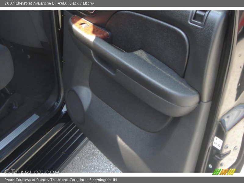 Black / Ebony 2007 Chevrolet Avalanche LT 4WD