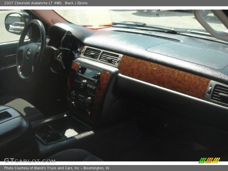 Black / Ebony 2007 Chevrolet Avalanche LT 4WD
