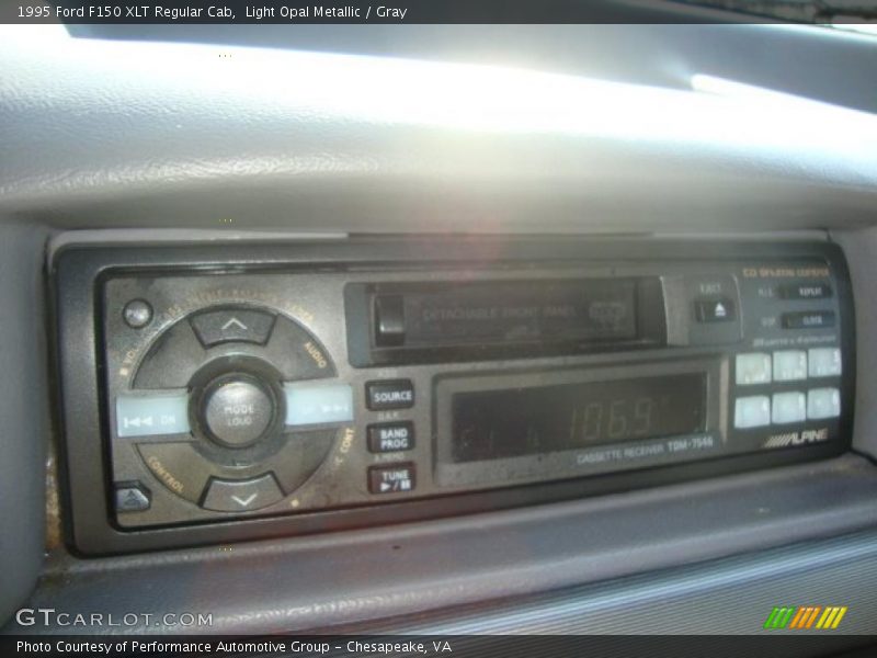 Light Opal Metallic / Gray 1995 Ford F150 XLT Regular Cab