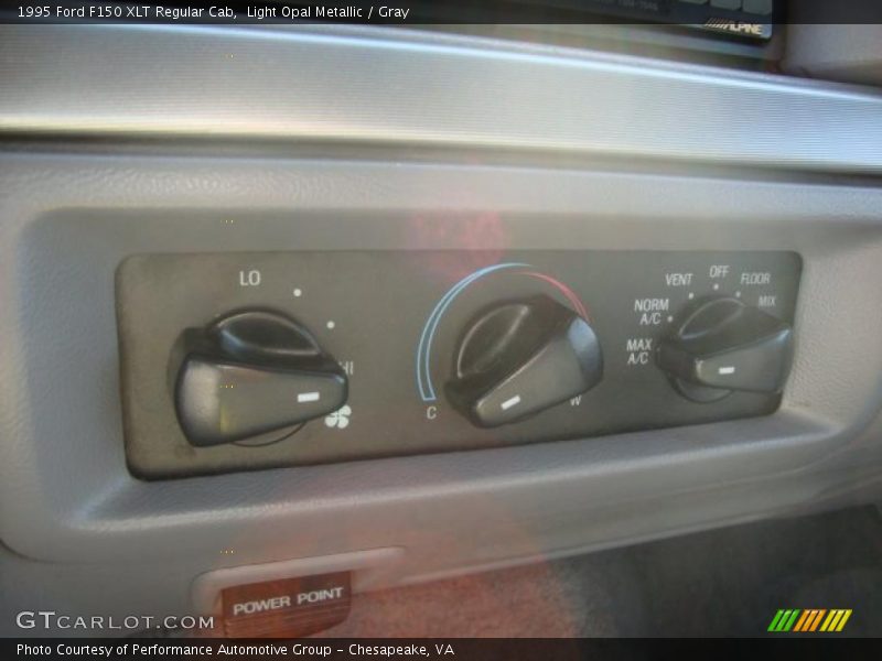 Light Opal Metallic / Gray 1995 Ford F150 XLT Regular Cab