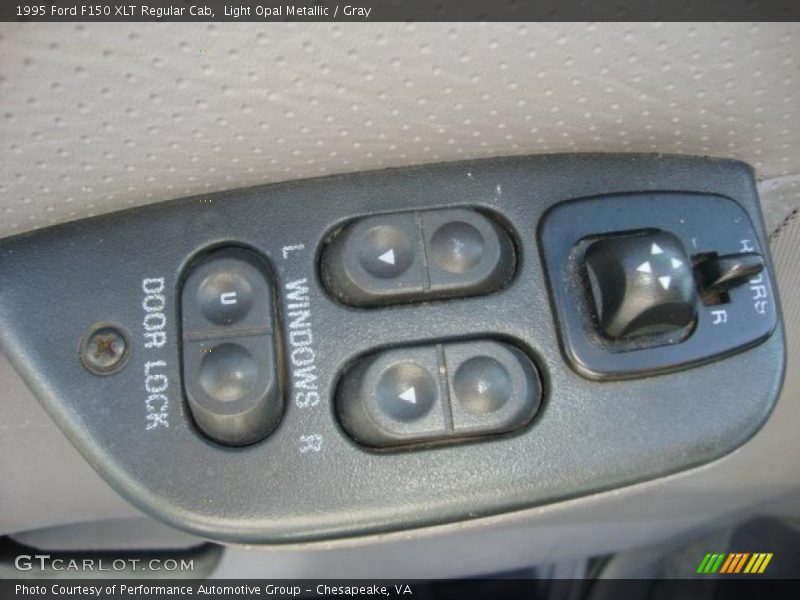 Light Opal Metallic / Gray 1995 Ford F150 XLT Regular Cab