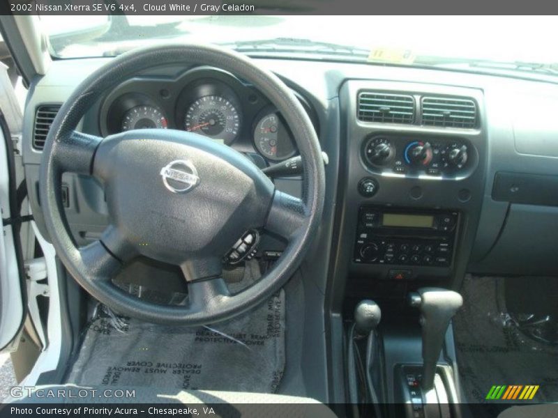 Cloud White / Gray Celadon 2002 Nissan Xterra SE V6 4x4