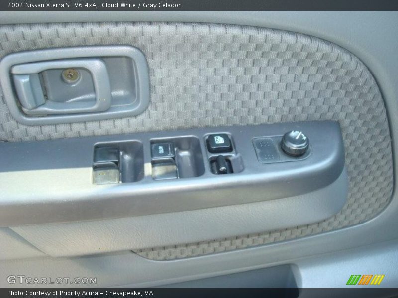 Cloud White / Gray Celadon 2002 Nissan Xterra SE V6 4x4