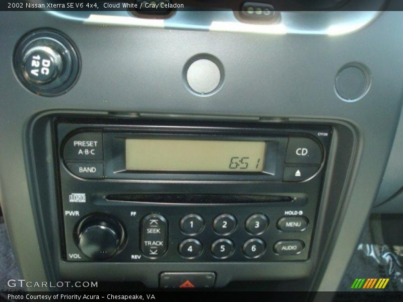 Cloud White / Gray Celadon 2002 Nissan Xterra SE V6 4x4