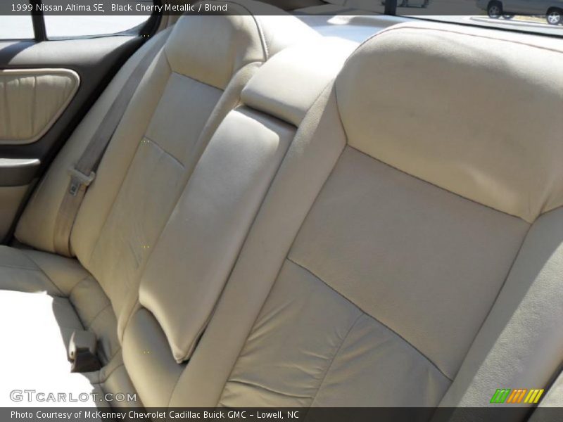 Black Cherry Metallic / Blond 1999 Nissan Altima SE
