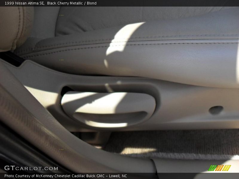 Black Cherry Metallic / Blond 1999 Nissan Altima SE
