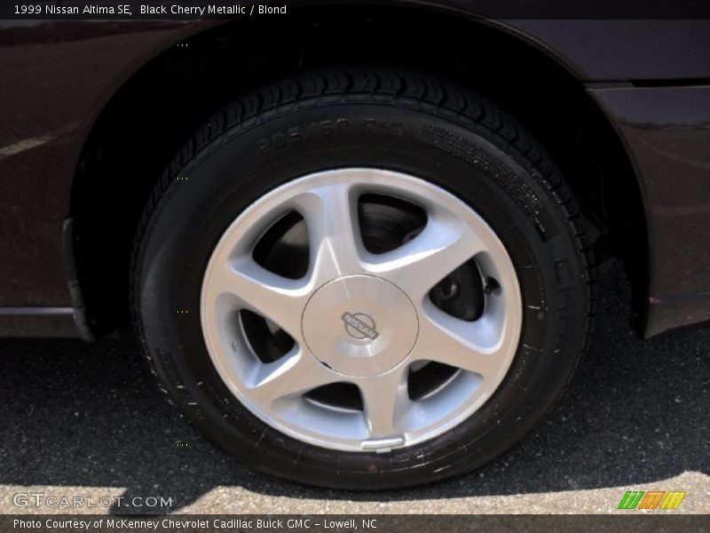 Black Cherry Metallic / Blond 1999 Nissan Altima SE