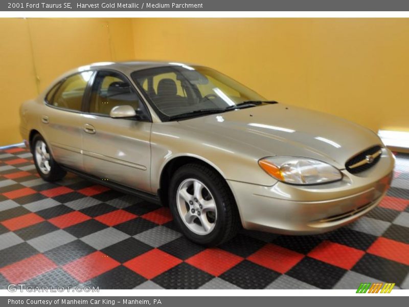 Harvest Gold Metallic / Medium Parchment 2001 Ford Taurus SE