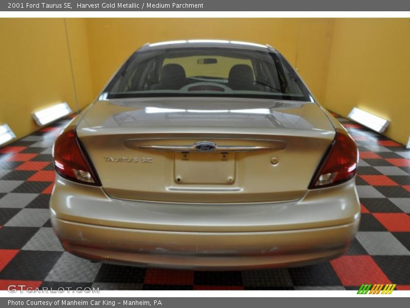 Harvest Gold Metallic / Medium Parchment 2001 Ford Taurus SE