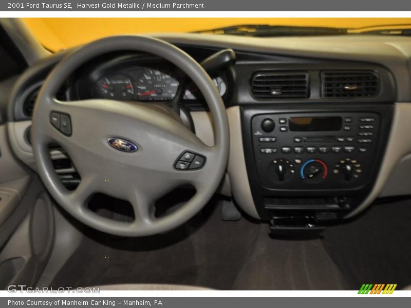 Harvest Gold Metallic / Medium Parchment 2001 Ford Taurus SE