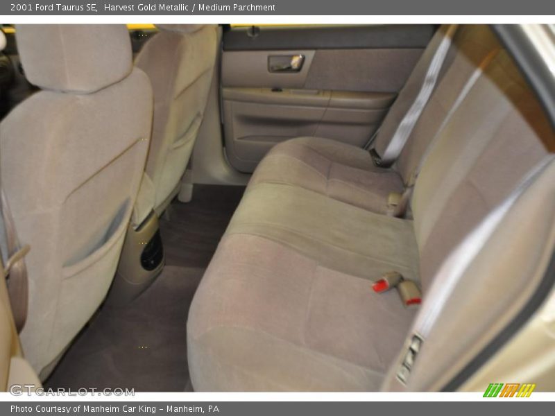 Harvest Gold Metallic / Medium Parchment 2001 Ford Taurus SE