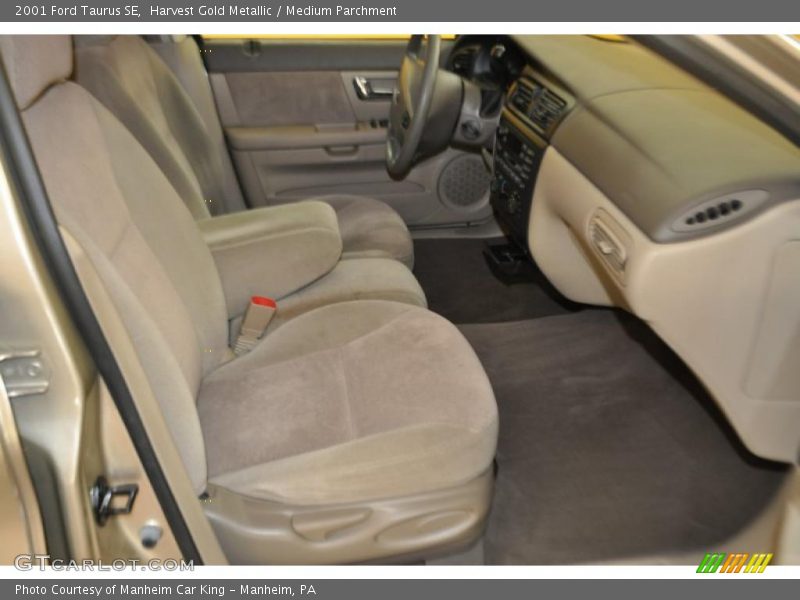 Harvest Gold Metallic / Medium Parchment 2001 Ford Taurus SE