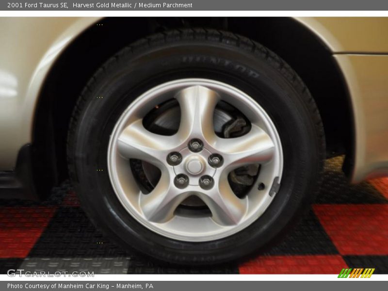 Harvest Gold Metallic / Medium Parchment 2001 Ford Taurus SE