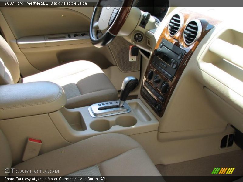 Black / Pebble Beige 2007 Ford Freestyle SEL