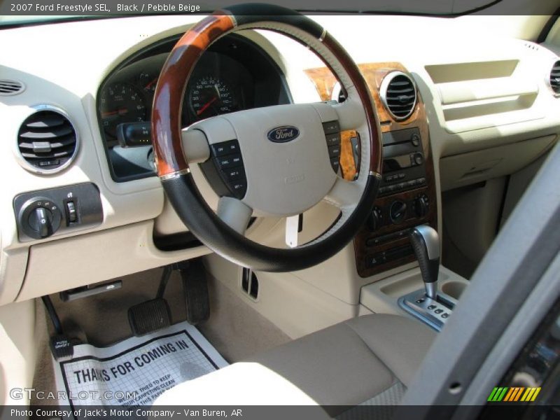 Black / Pebble Beige 2007 Ford Freestyle SEL