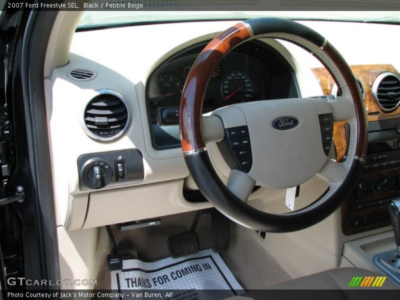 Black / Pebble Beige 2007 Ford Freestyle SEL