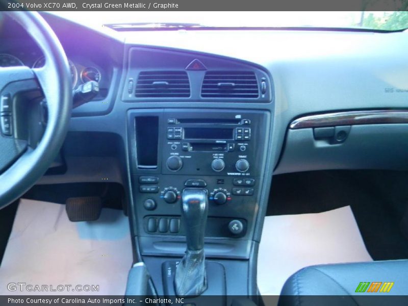 Crystal Green Metallic / Graphite 2004 Volvo XC70 AWD