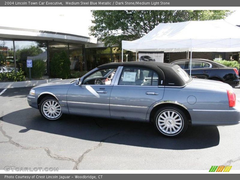 Medium Steel Blue Metallic / Dark Stone/Medium Light Stone 2004 Lincoln Town Car Executive
