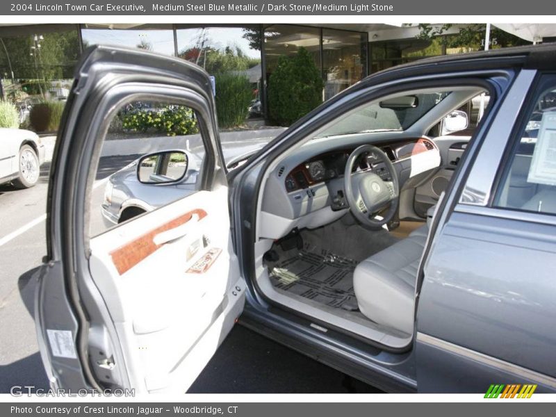 Medium Steel Blue Metallic / Dark Stone/Medium Light Stone 2004 Lincoln Town Car Executive