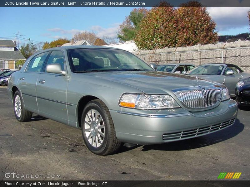 Light Tundra Metallic / Medium Light Stone 2006 Lincoln Town Car Signature