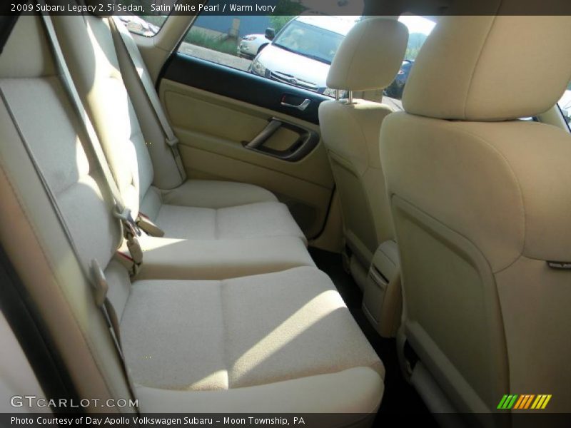 Satin White Pearl / Warm Ivory 2009 Subaru Legacy 2.5i Sedan