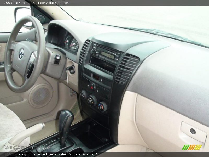 Ebony Black / Beige 2003 Kia Sorento LX