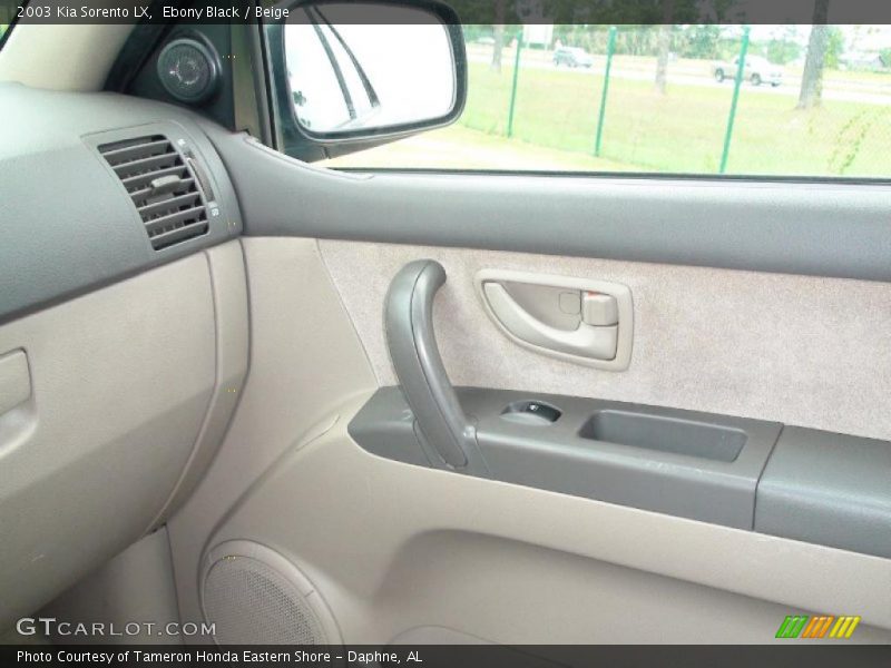 Ebony Black / Beige 2003 Kia Sorento LX