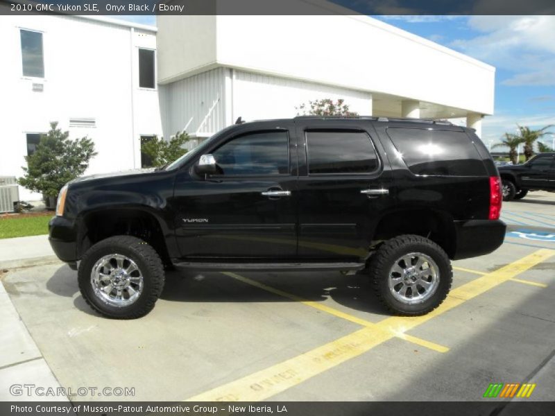 Onyx Black / Ebony 2010 GMC Yukon SLE