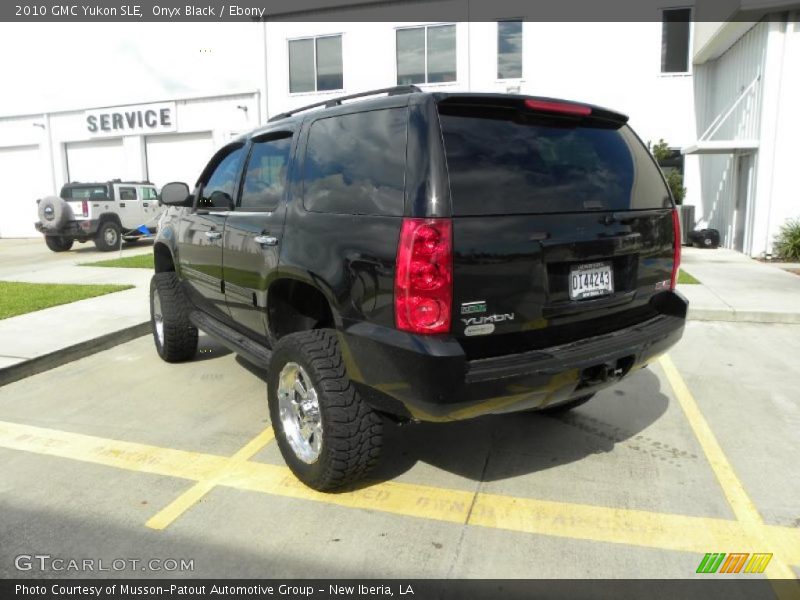 Onyx Black / Ebony 2010 GMC Yukon SLE