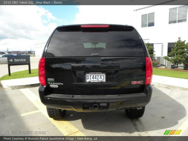 Onyx Black / Ebony 2010 GMC Yukon SLE