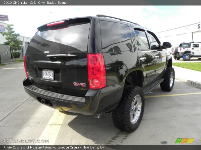 Onyx Black / Ebony 2010 GMC Yukon SLE