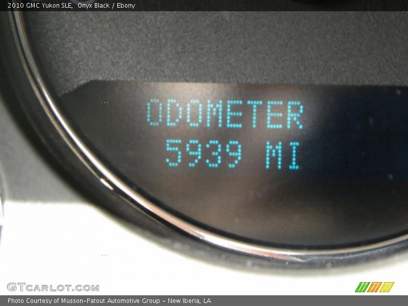 Onyx Black / Ebony 2010 GMC Yukon SLE