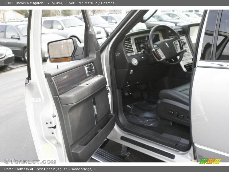 Silver Birch Metallic / Charcoal 2007 Lincoln Navigator Luxury 4x4