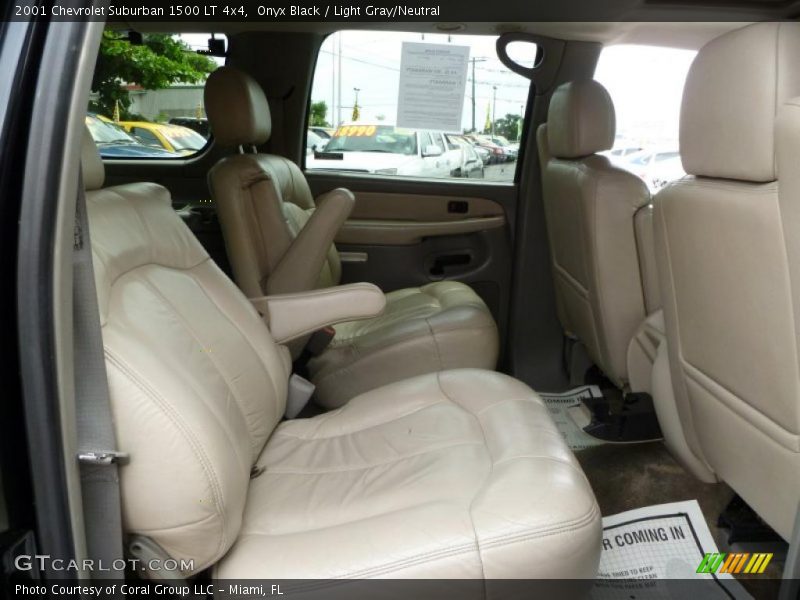 Onyx Black / Light Gray/Neutral 2001 Chevrolet Suburban 1500 LT 4x4
